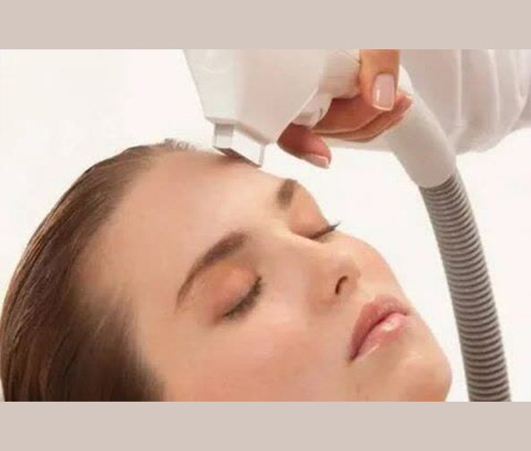 کلینیک زیبایی دکتر فواد متولی زاده